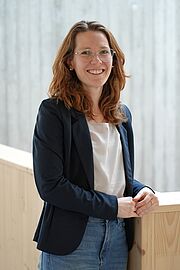 Elisabeth Jákli Elisabeth Jákli