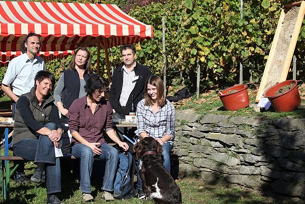 Gruppe im Weinberg