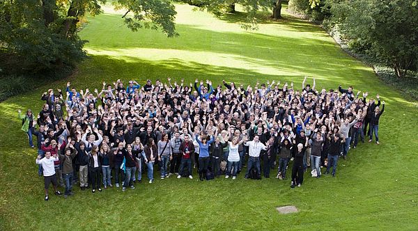 Gruppenbild Studenten von oben